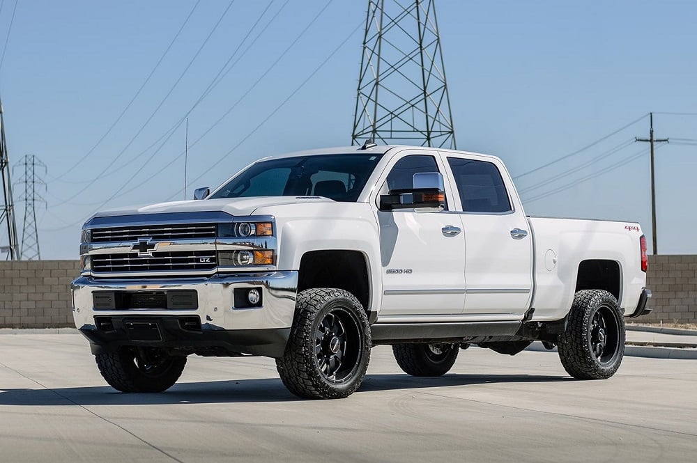Cognito 3" Performance Leveling Kit With Fox 2.0 Remote Reservoir Shocks for 11-19 6.6L GM Duramax