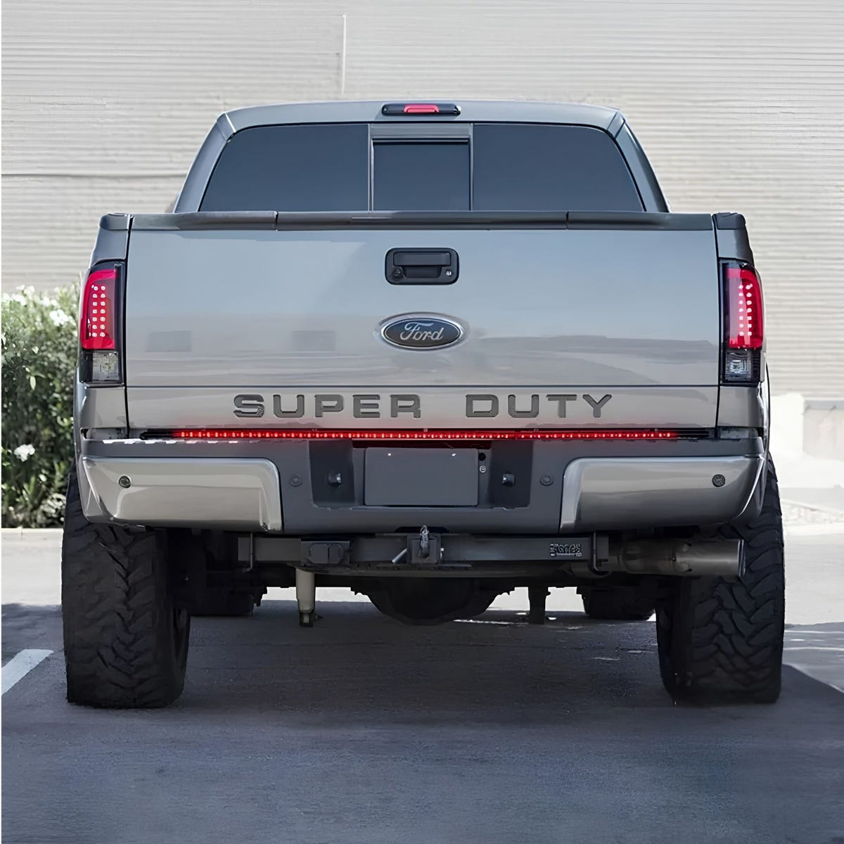 RECON White Lightning 49 inch LED tailgate light bar