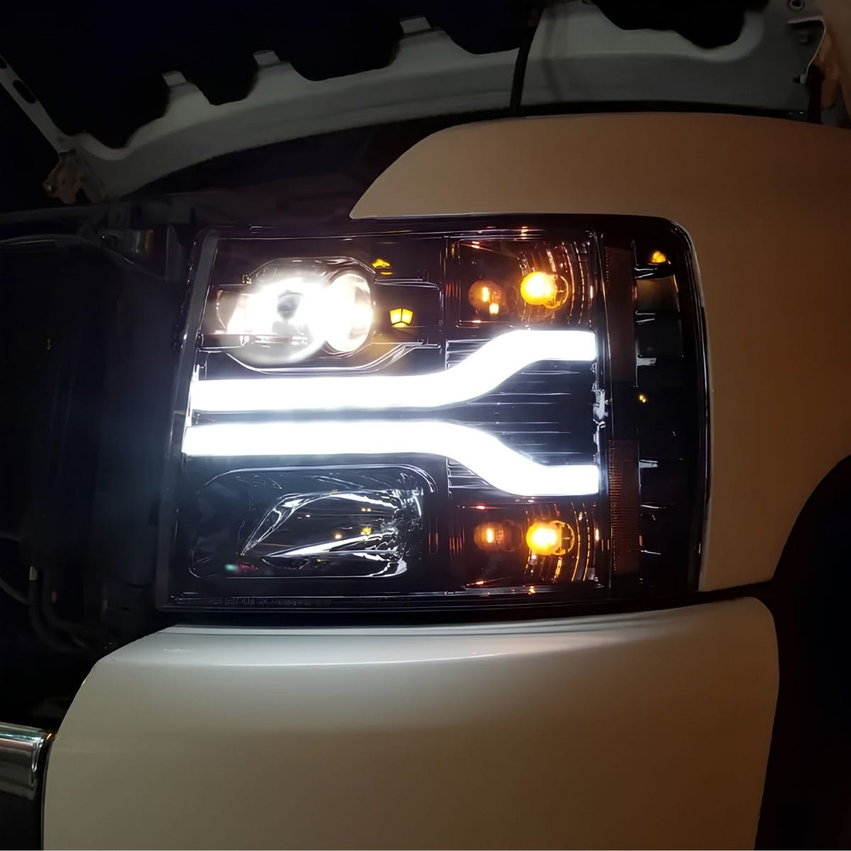 RECON Projector Headlights with OLED Halos for 2007-2013 Chevy Silverado