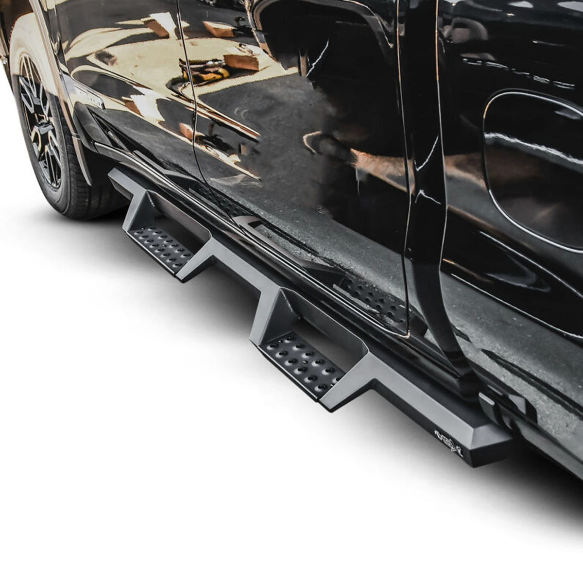 Westin HDX Drop Nerf Bars for 20-26 GM 2500HD and 3500HD Double Cab