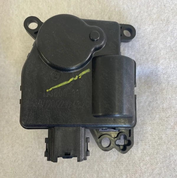 Mopar HVAC Door Actuator for 10-18 Ram 6.7L Cummins 2500 and 3500 and for 14-18 Ram 1500 3.0L EcoDiesel