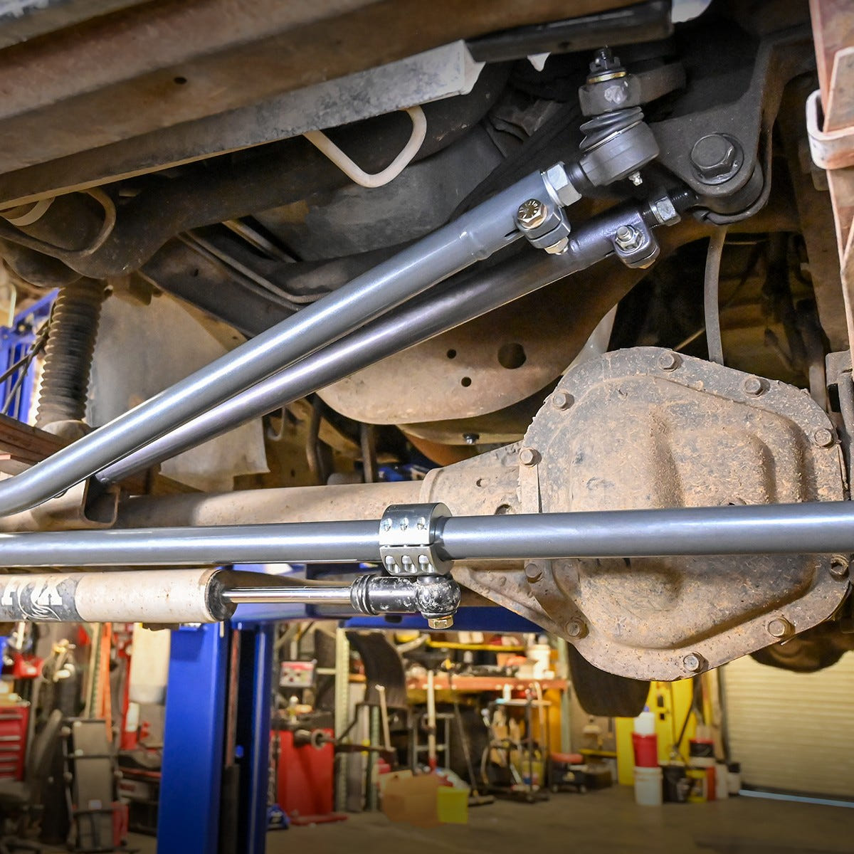 Synergy Manufacturing Adjustable Front Track Bar for 99-04 Ford Superduty F-250 and F-350