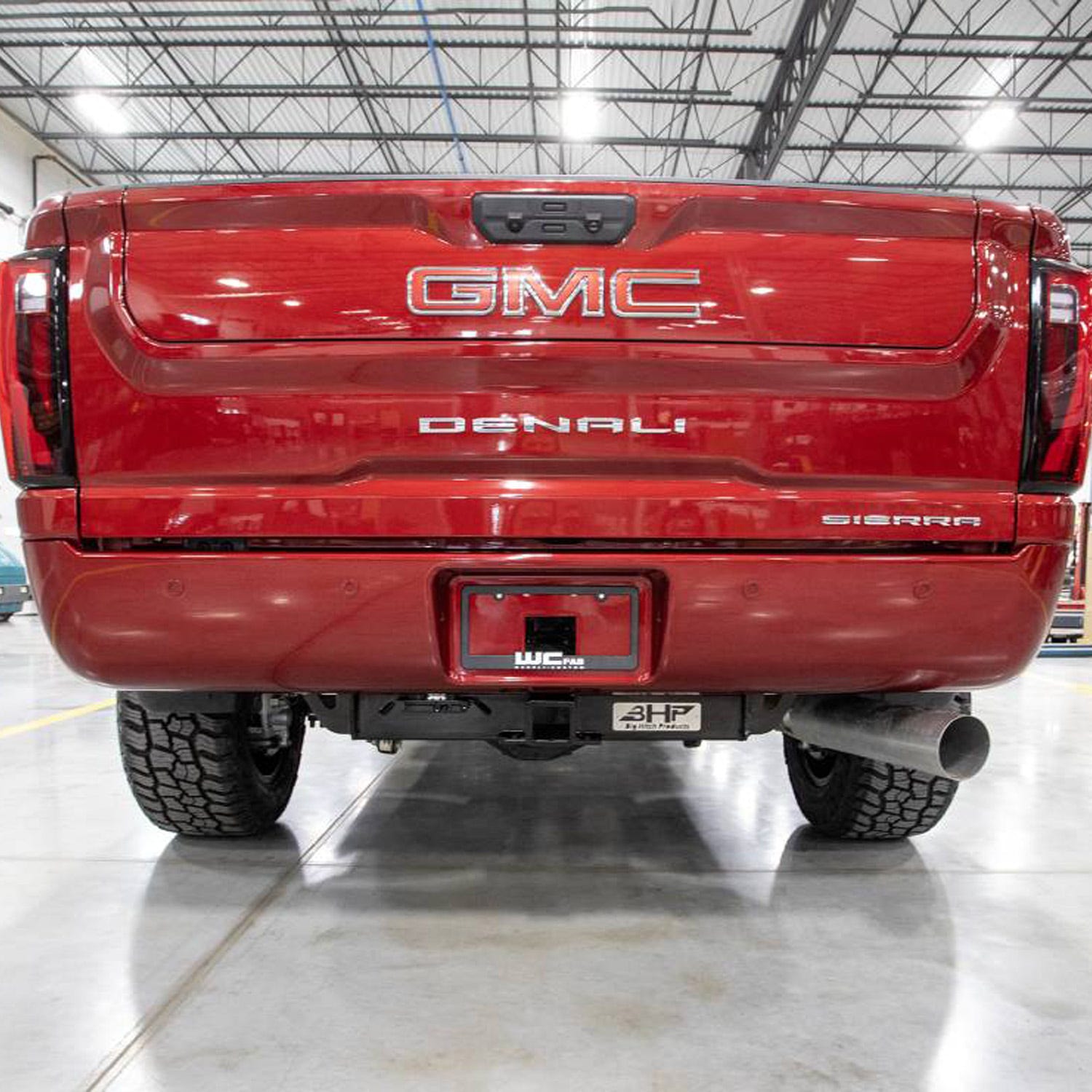 BHP BELOW Roll Pan 2.5 Inch Receiver Hitch 20-26 GM 2500HD/3500HD L5P