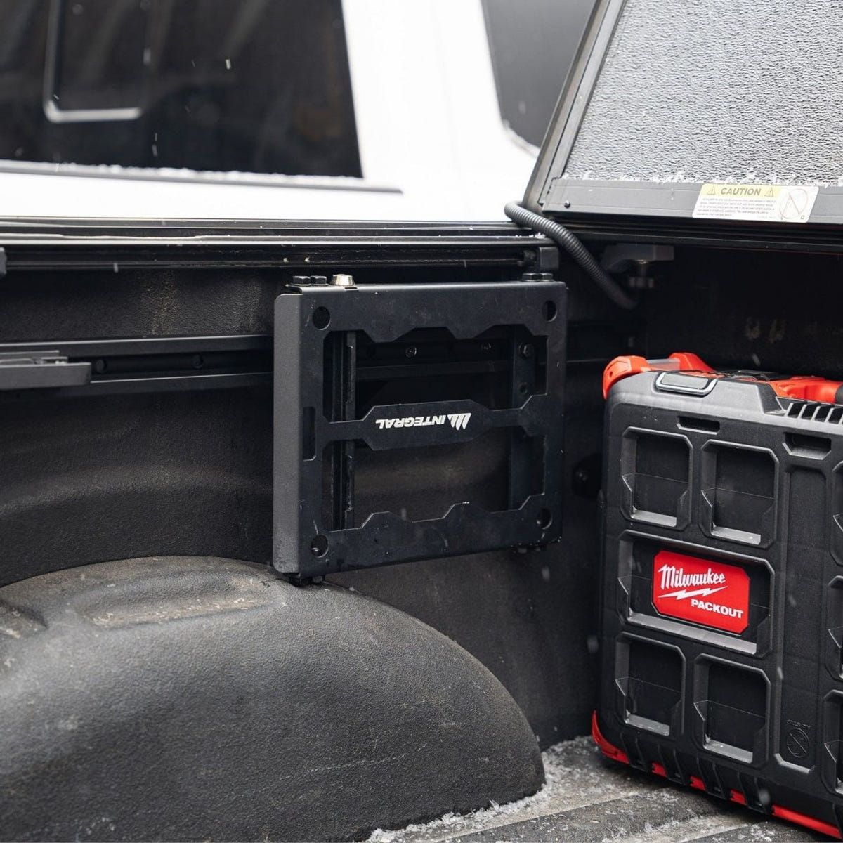 Locking half panel for Milwaukee Packout organizers on Integral Rails