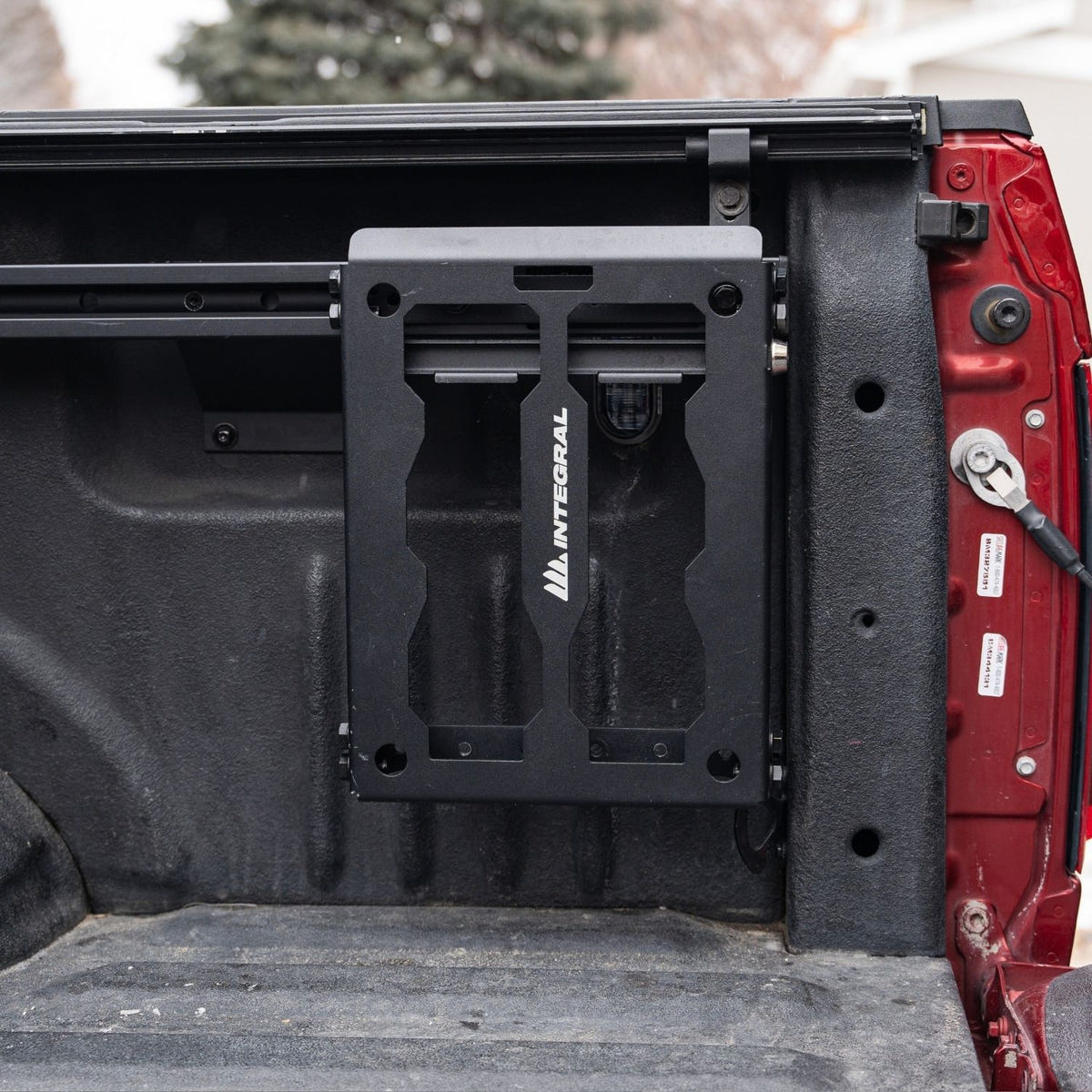 Integral Truck Half Panel mounted vertically on Ford Integral Rail