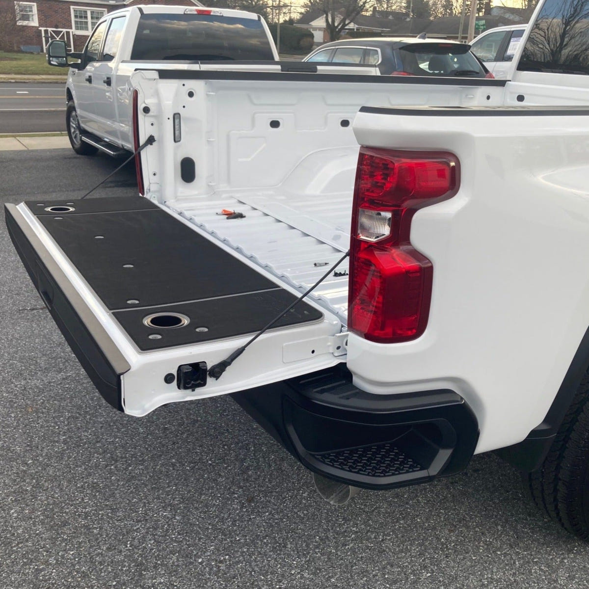 Billie Bars Tailgate Cover 19-24 GM 2500HD/3500HD