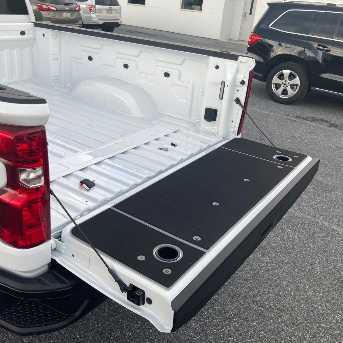 Billie Bars Tailgate Cover 19-24 GM 2500HD/3500HD