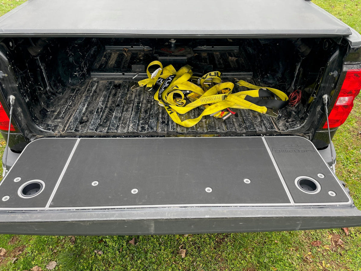Billie Bars Tailgate Cover 14-18 GM 2500HD/3500HD