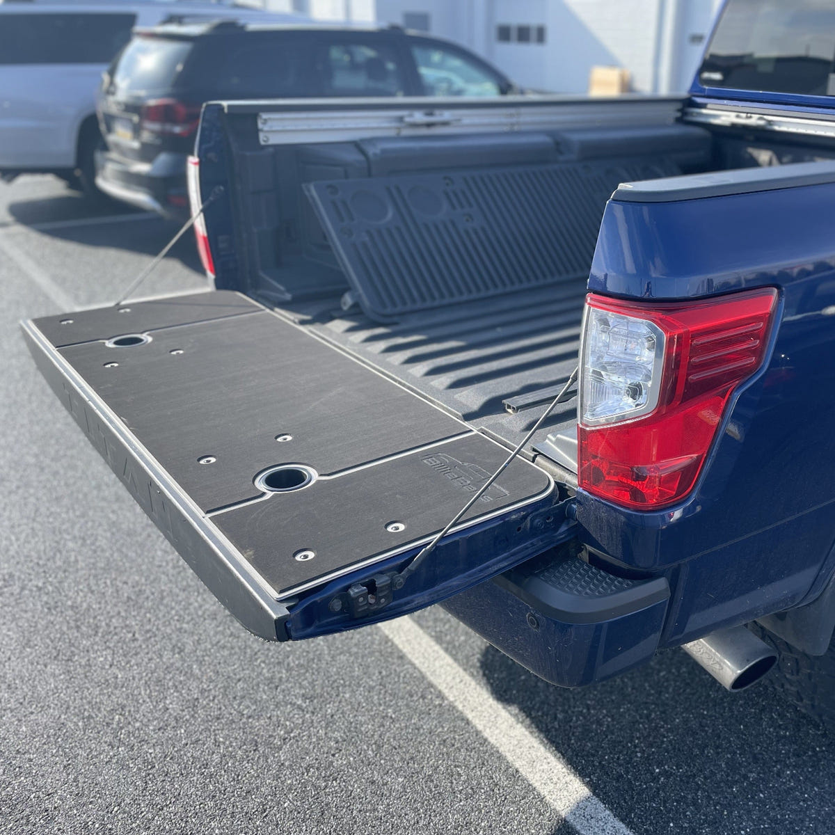 BillieBars Tailgate Cover 04-26 Nissan Titan