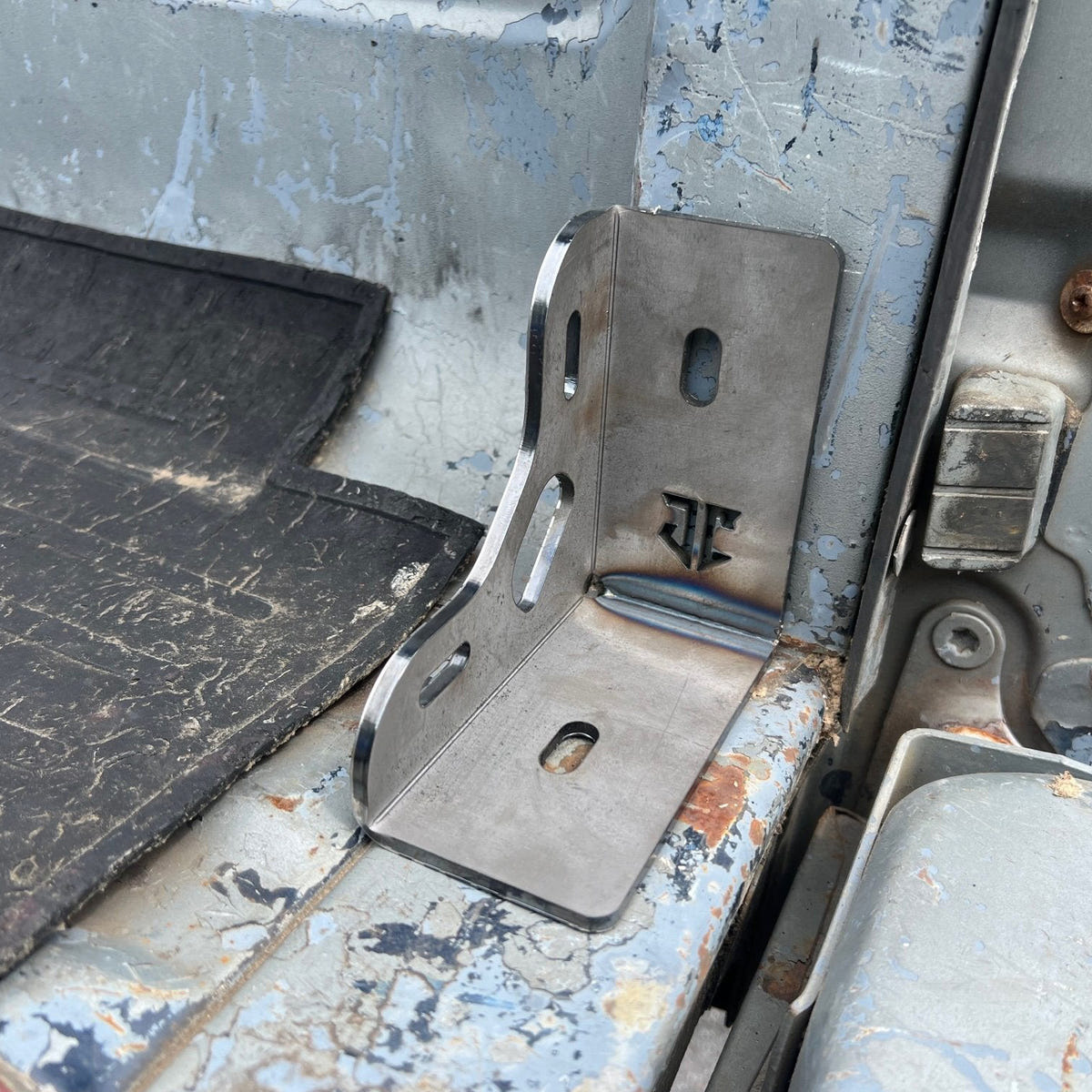 JC Customs Mini Bed Stiffeners/Tie downs 80-97 Ford F-250/F-350