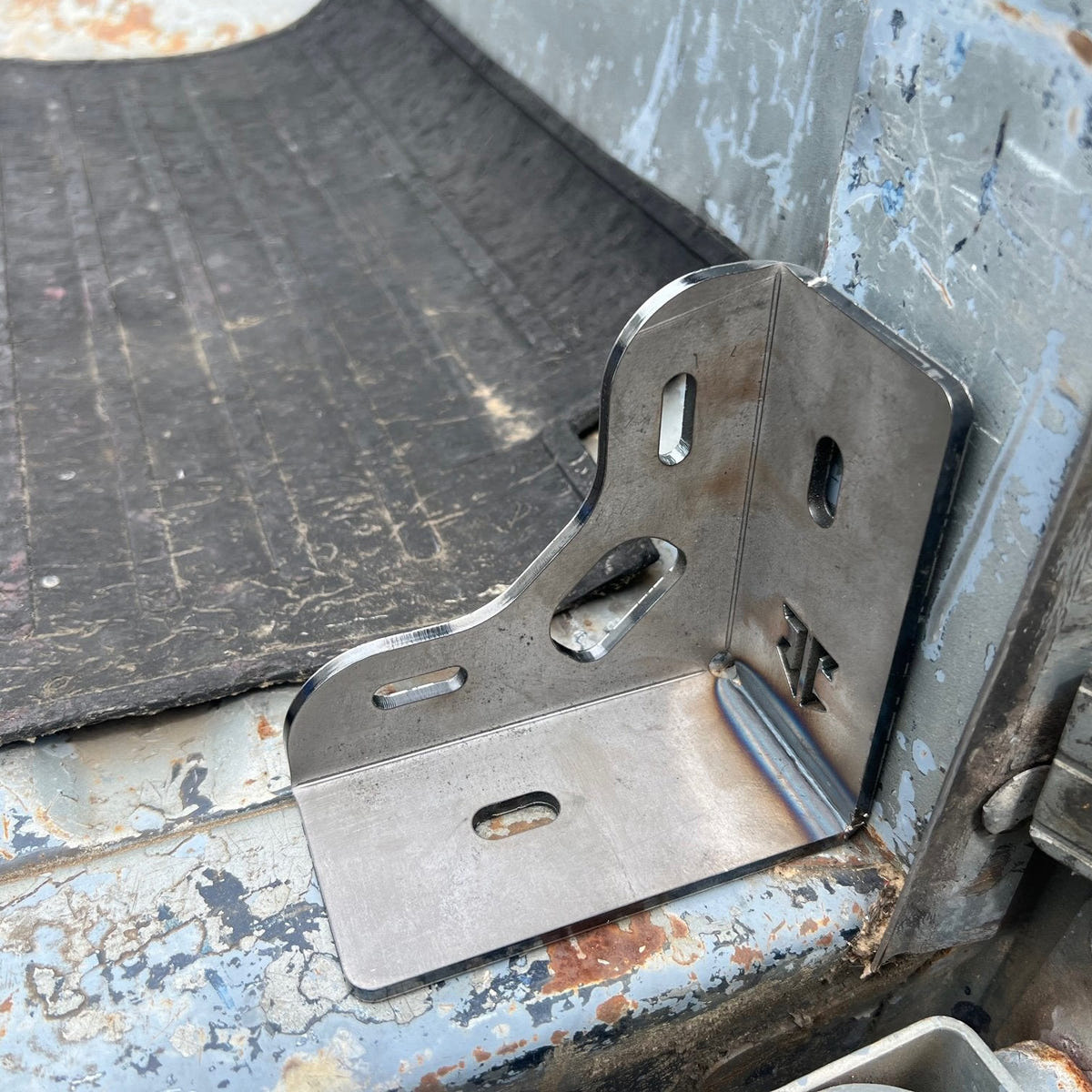 JC Customs Mini Bed Stiffeners/Tie downs 80-97 Ford F-250/F-350