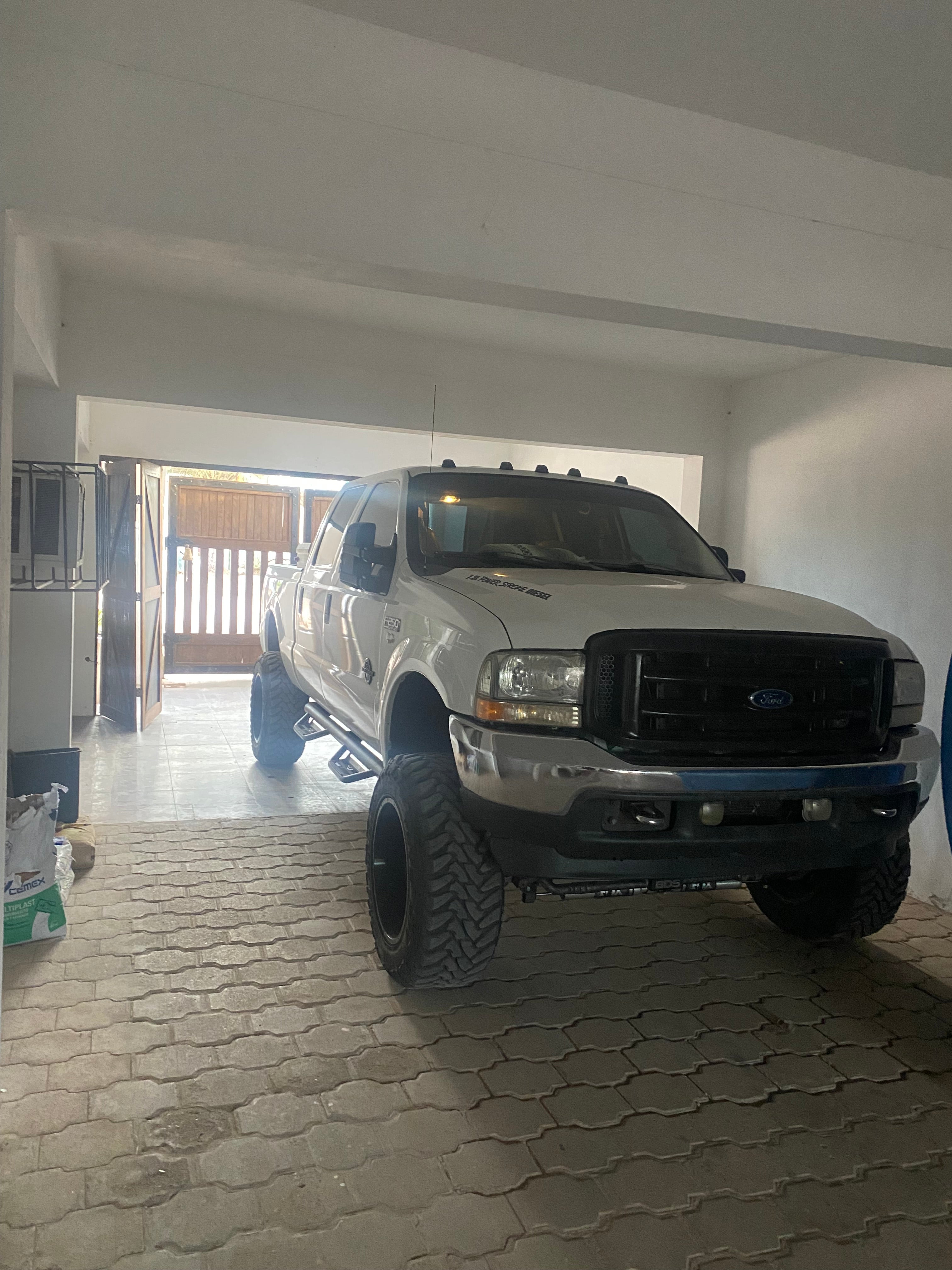 Garage photo - Customer 23135060558189