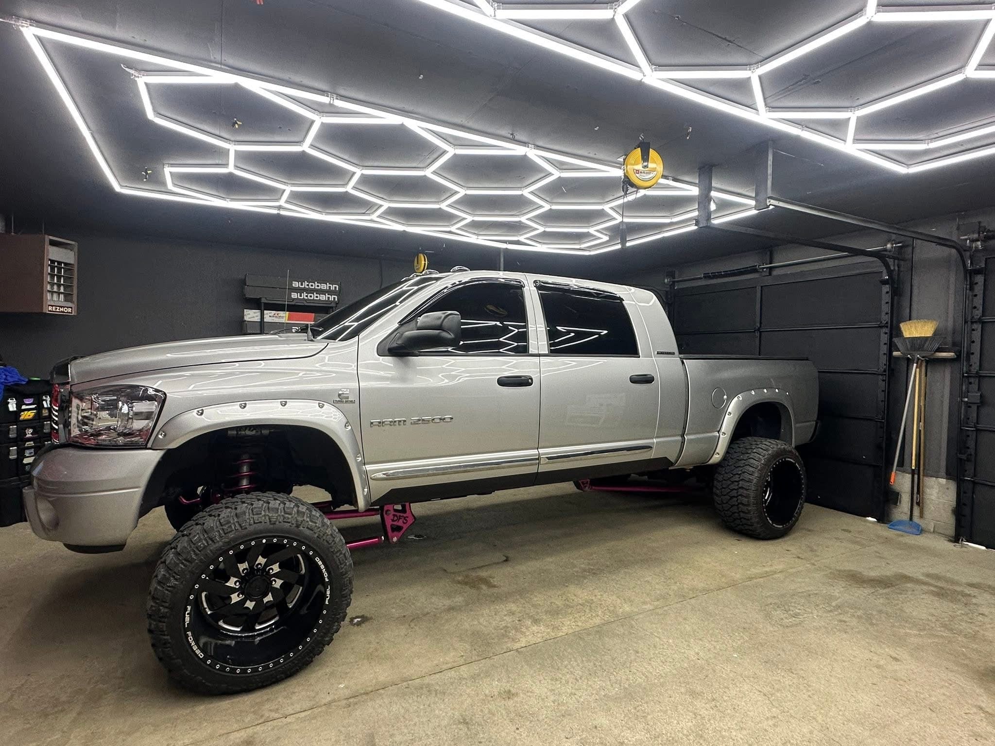 Garage photo - Customer 24625582997869
