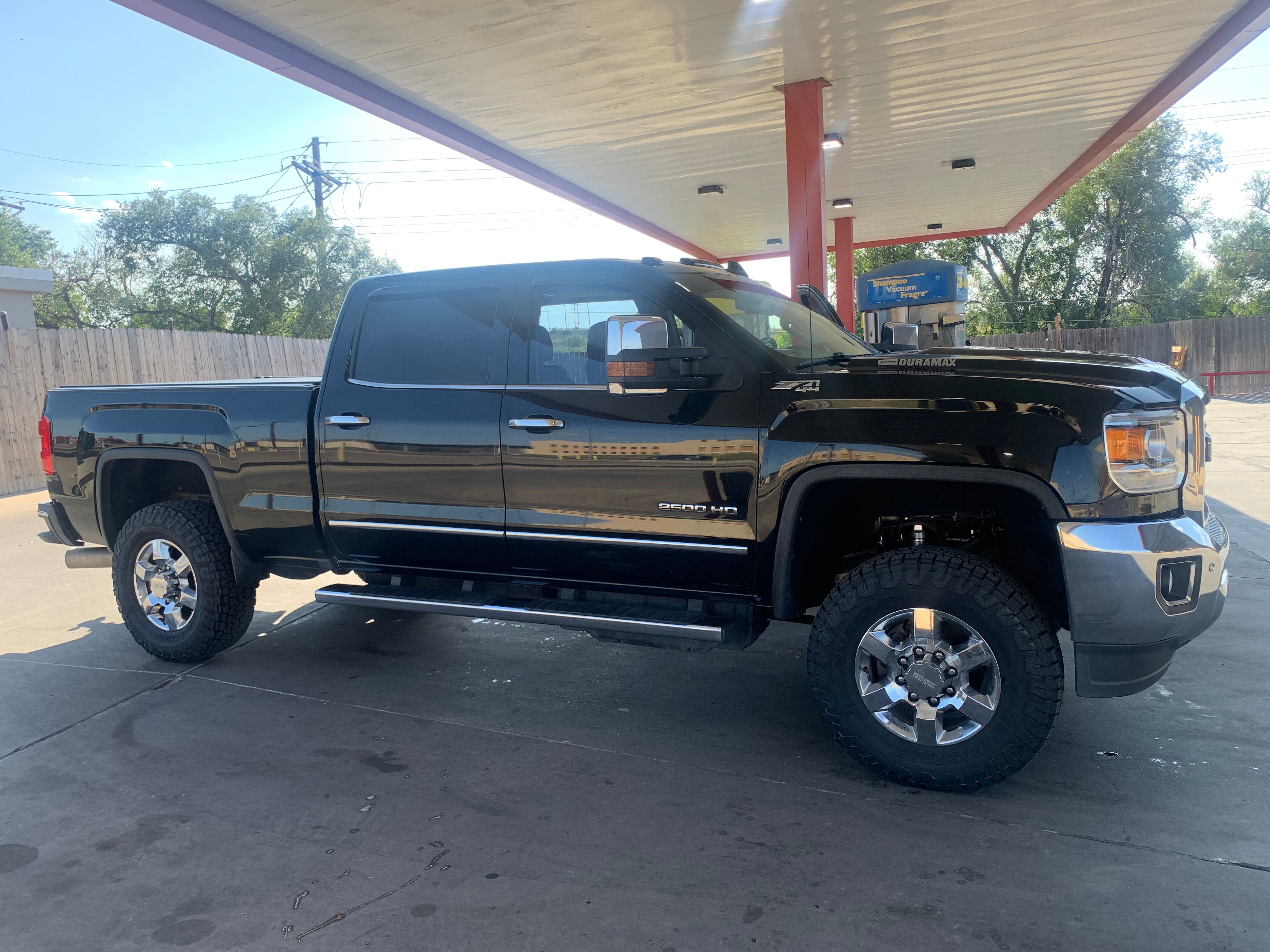 Garage photo - Customer 24345697386861