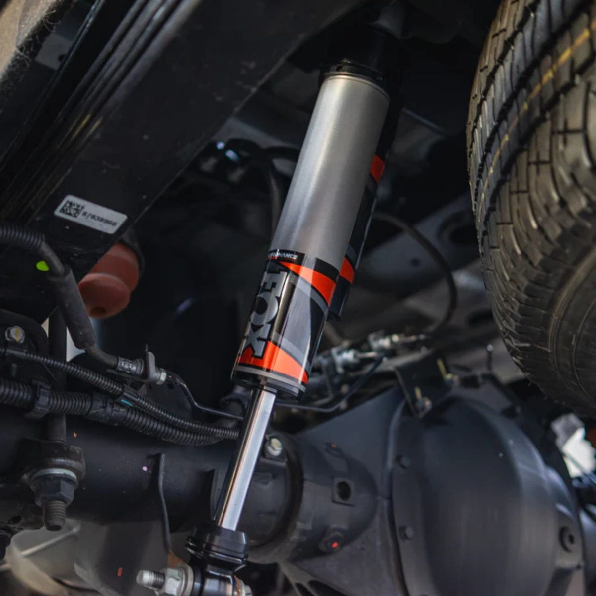 Complete leveling suspension kit for Chevy Silverado HD trucks