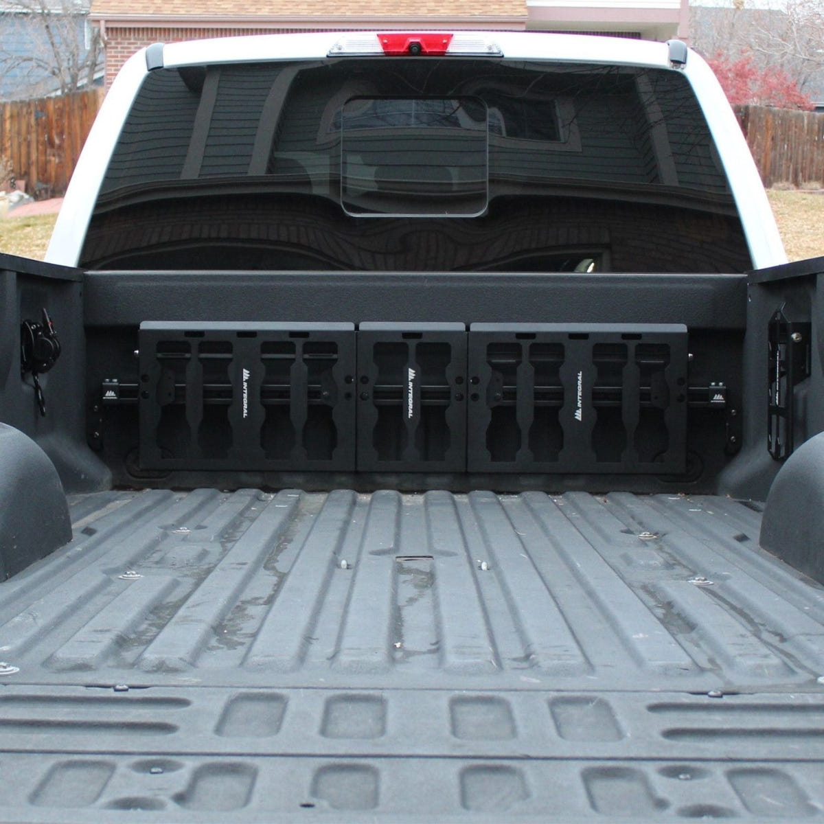 Locking Packout mounting panel for Integral Bulkhead Rail