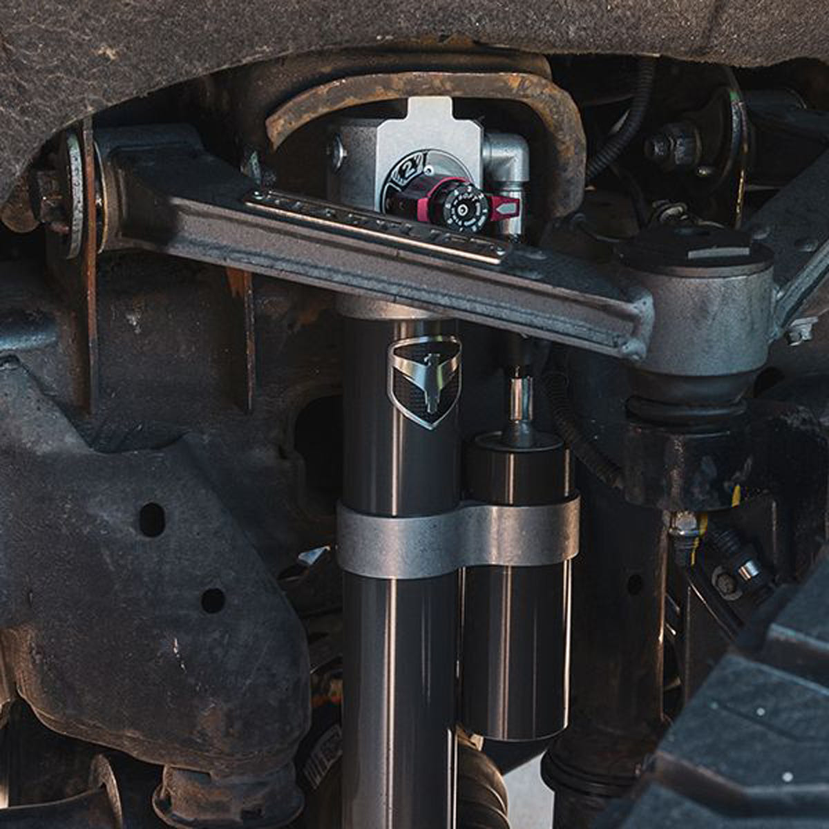 ReadyLift 6" MAX3.3 Suspension System With Falcon 3.3 Shocks And UCA Arms 20-26 GM 2500HD/3500HD