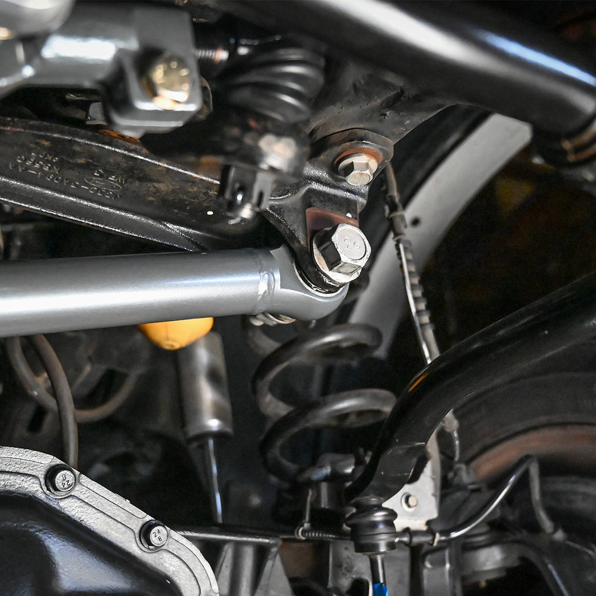Synergy 2005 + Ford Super Duty F 250 / F 350 / F 450 / F 550 / F 600 Heavy Duty Adjustable Front Track Bar