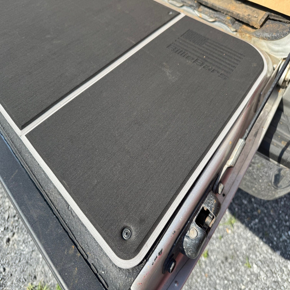 BillieBars Tailgate Cover 07.5-13 GM 2500HD/3500HD