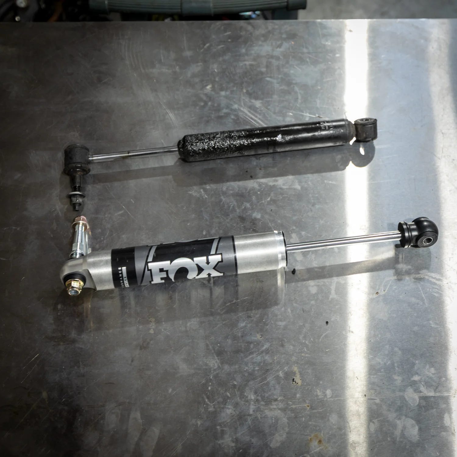 Kryptonite FOX Performance Series 2.0 Single Steering Stabilizer 01–10 GM 2500HD/3500