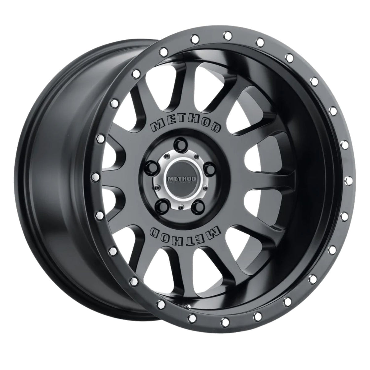 Method 605 NV wheel with Method center cap for heavy-duty diesel trucks